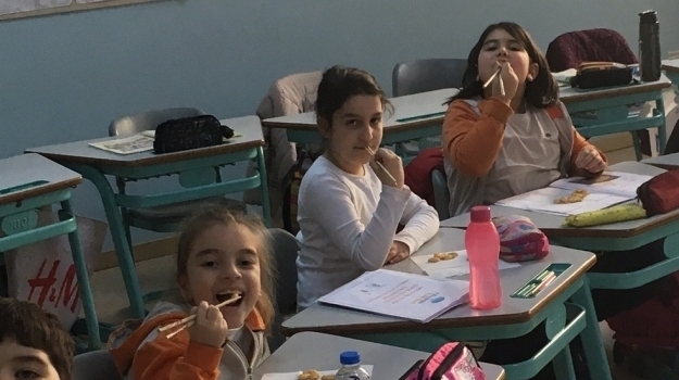 Bahçeşehir Okyanus 3.Sınıf Öğrencileri Çince Kulüp Dersinde