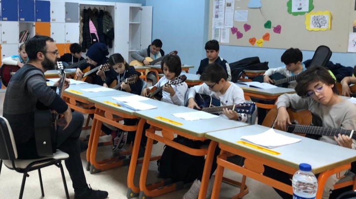 Bahçeşehir Okyanus Koleji Ortaokul Kademesi Gitar Yetenek Dersi