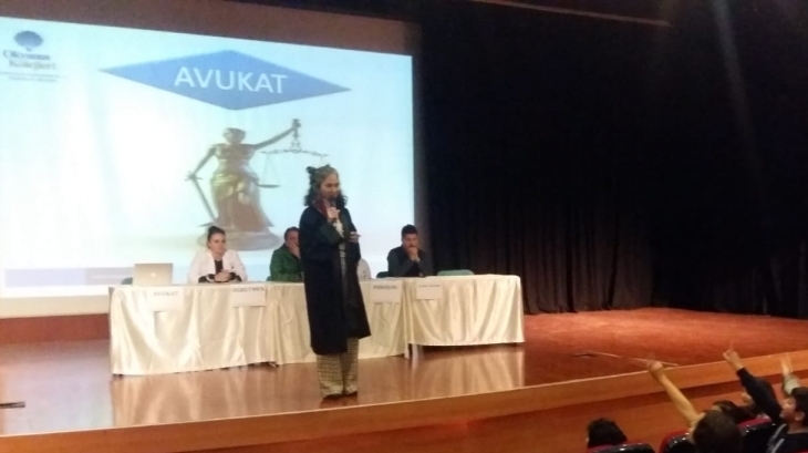 Bahçeşehir Okyanus Koleji Ortaokul Kademesinde “Gelecekte Bir Gün, Meslekte İlk Gün” Sempozyumu