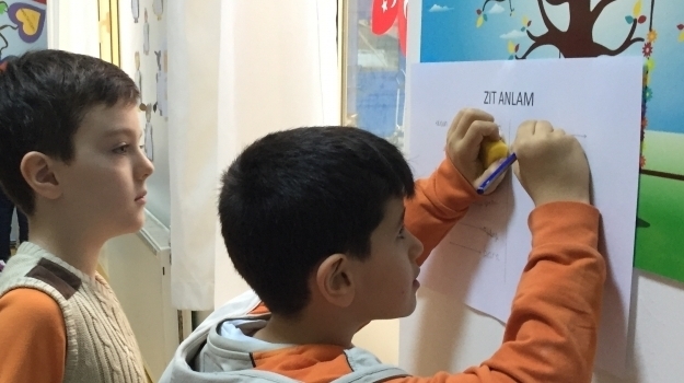 Bahçeşehir Okyanus Üstün Zekalılar 2/D Sınıfı Galeri Yürüyüşü Tekniği İle Etkinlik Yaptı