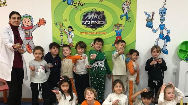 Bayrampaşa Okyanus Koleji Okul Öncesi Öğrencileri Mad Science Etkinliğinde