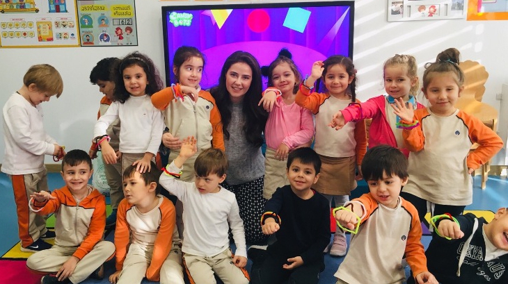 Bayrampaşa Okyanus Okul Öncesi Yunuslar Grubu İngilizce Dersinde Şekilleri Öğreniyor