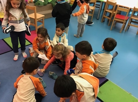 Beykent Okyanus Koleji Okul Öncesi Çiçekler Grubu Oyun Dersinde