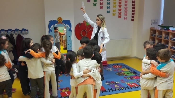 Beykent Okyanus Koleji Okul Öncesi Gökkuşağı Grubu Öğrencileri Oyunla Sayıları Öğreniyor