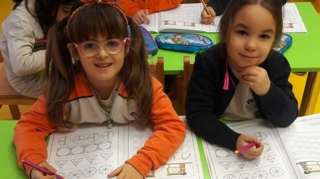 Beykent Okyanus Koleji Okul Öncesi Gökkuşağı Grubu Okuma Yazma Hazırlık Dersinde