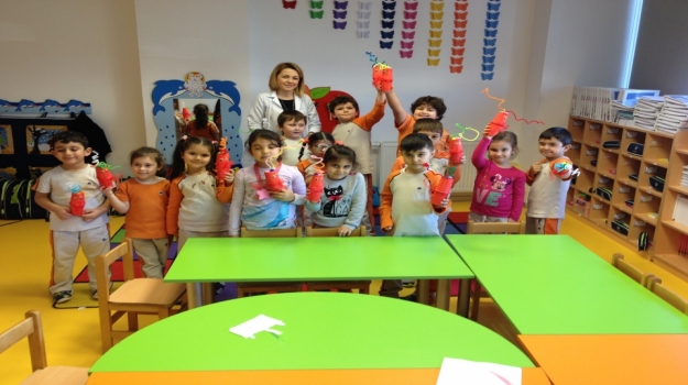 BEYKENT OKYANUS KOLEJİ OKUL ÖNCESİ GÜNEŞ SINIFI SANAT İLE İÇ İÇE BİR GÜN GEÇİRDİ