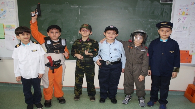 Beylikdüzü Okyanus Miniklerinden Meslekler Konulu Sunum