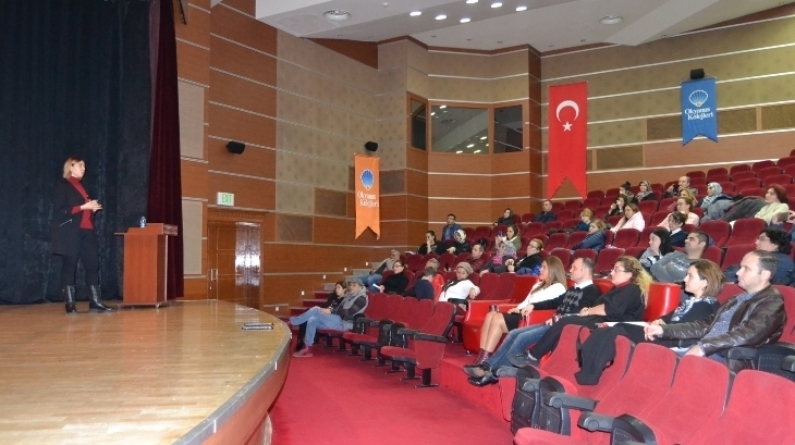 4-5-6-7 ve 8. Sınıf Velilerine Anne Baba Okulu Kapsamında “Aile İçi İletişim” Semineri Yapıldı