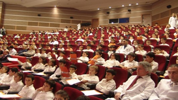 Beylikdüzü Okyanus Koleji'nde Öğretmenler Günü