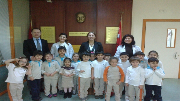 Beylikdüzü Okyanus Okul Öncesi Gökkuşağı Sınıfı  İlköğretim Sıralarında