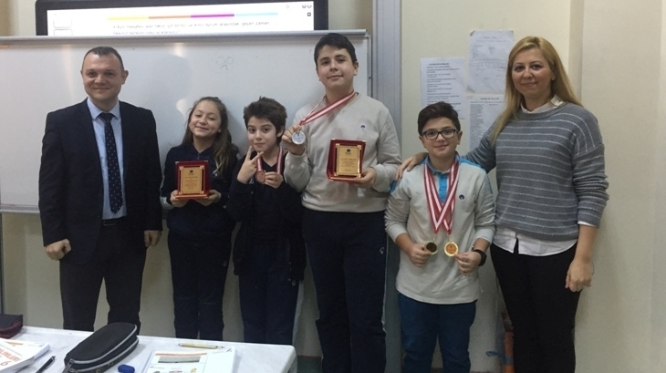 Beylikdüzü Okyanus Ortaokulu NÖS-2 ve Örnek Öğrenci Madalyaları Verildi