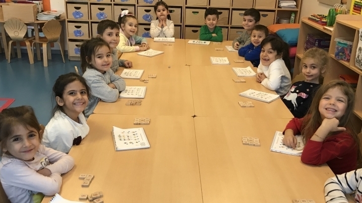 Bornova Okul Öncesi Yıldızlar Grubu Öğrencilerimiz  Düşünme Becerileri Dersinde