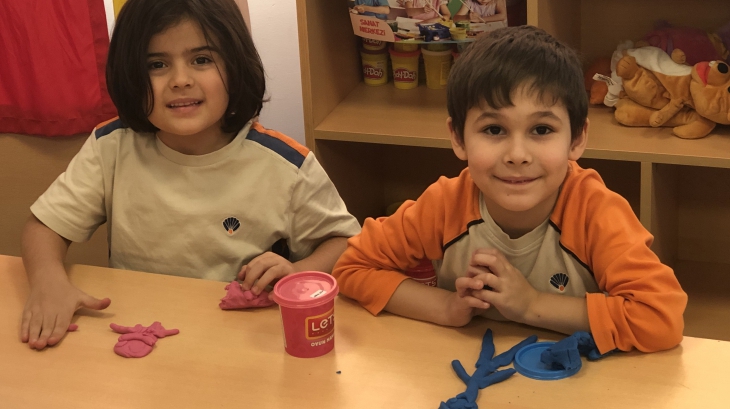 Bornova Okyanus Koleji Okul Öncesi Gezegenler, Yıldızlar Ve Bulutlar Sınıfı Öğrencileri Cookie Dersinde