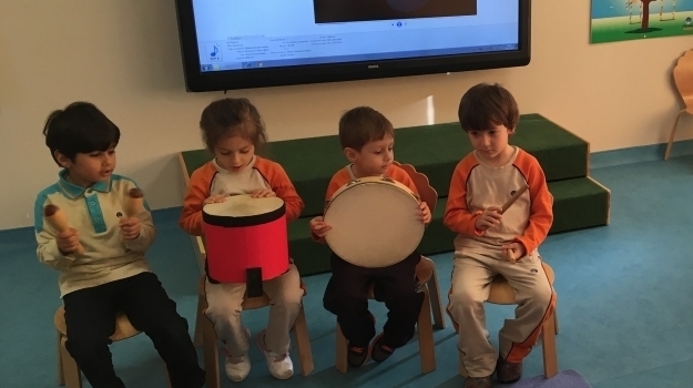 Çekmeköy Okyanus Koleji Okul Öncesi Balıklar Grubu Müzik Dersinde