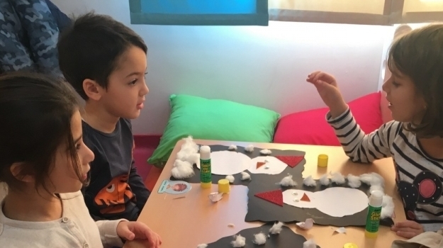 Çekmeköy Okyanus Koleji Okul Öncesi Gezegenler Grubu Sanat Etkinliği Dersinde