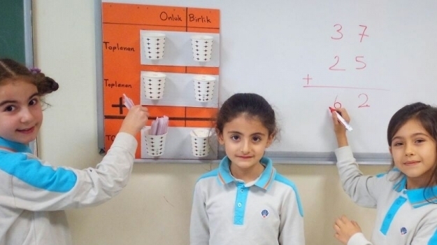 Sancaktepe Okyanus İlkokulunda Eğlenceli Toplama ve Çıkarma Dersi