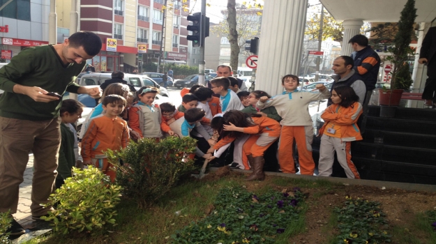 En Çok Atık Pil Toplayan Öğrencilere Fidan Dikme Ödülü