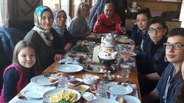 Eryaman Okyanus 1.Sınıflar Ve Aileleri Kahvaltı Etkinliğinde
