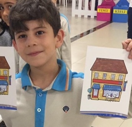 Eryaman Okyanus Koleji Öğrencileri Öğle Arasında “Find the Pair” Oyunu İle Eğleniyor