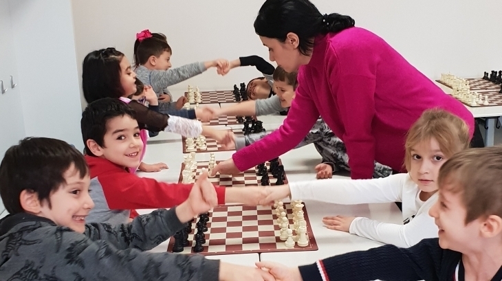 Eryaman Okyanus Koleji Okul Öncesi Kademesi Öğrencileri Satranç Dersinde