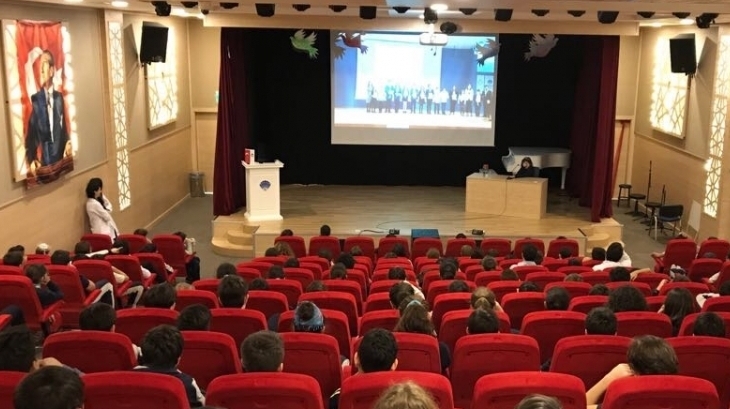 Ortaokul Kademesi İngilizce Zümresi O'MUN Hakkında Konferans Verdi!