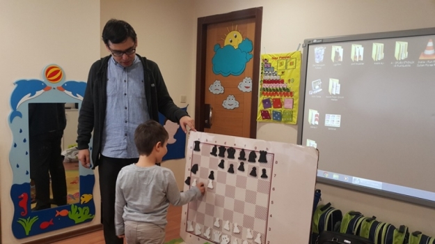 Fatih Okyanus Koleji Bulutlar Grubu Satranç Dersinde