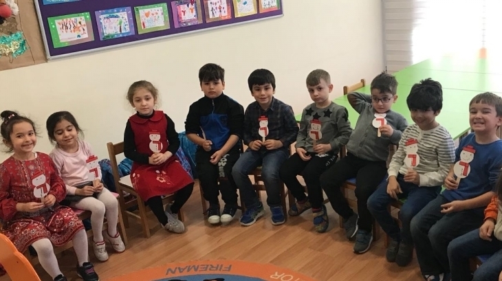 Fatih Okyanus Koleji Okul Öncesi Yıldızlar Grubu Sanat Dersinde