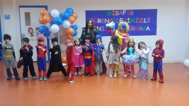 Güneşli Okul Öncesi Bir Yaş Daha Büyüdük Kostüm Partisinde