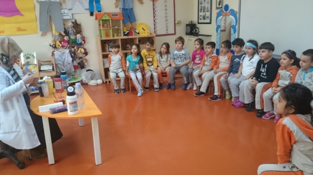 Güneşli Okyanus Koleji Gökkuşağı Grubu Fen Doğa Etkinliği yapıyor