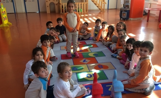 Güneşli Okyanus Koleji Okul Öncesi Gökkuşağı Grubu Matematik Etkinliğinde