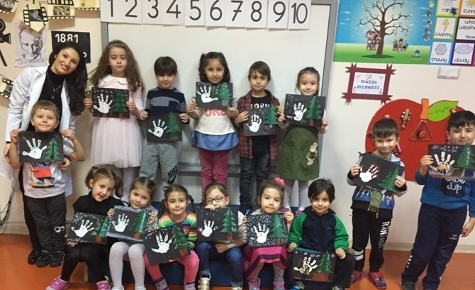 Güneşli Okyanus Koleji Okul Öncesi Gökkuşağı Grubu Sanat Etkinliğinde