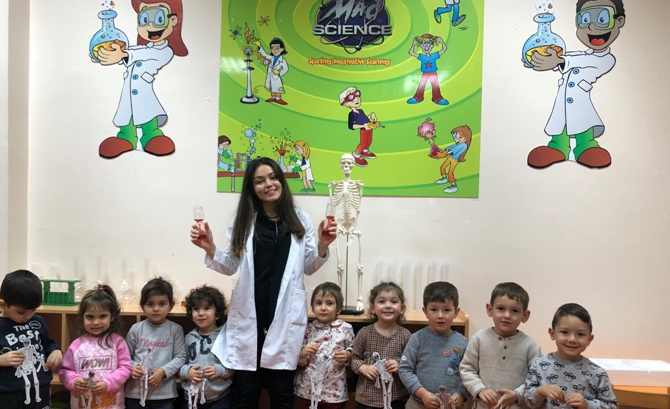 Güneşli Okyanus Koleji Okul Öncesi Öğrencileri Mad Science Etkinliğinde