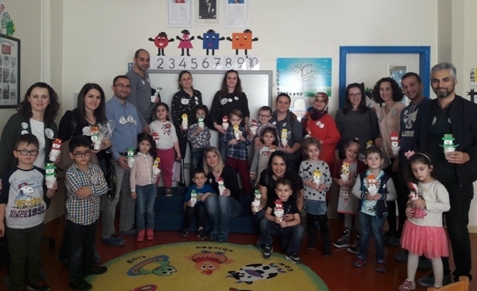 Güneşli Okyanus Koleji Okul Öncesi A ve B grubu öğrencileri “Ailemle Okuldayım” Etkinliğinde