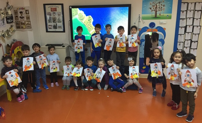 Güneşli Okyanus Koleji Okul Öncesi Balıklar Grubu Sanat Etkinliğinde;