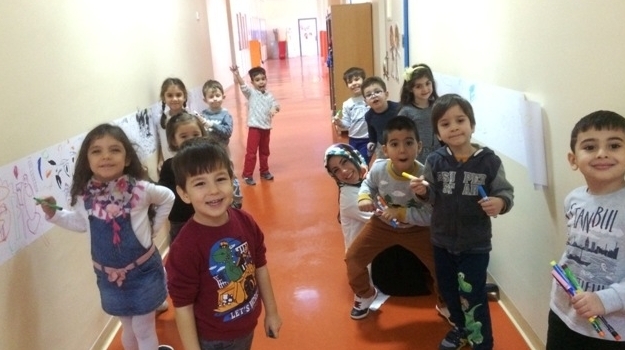 Güneşli Okyanus Koleji Okul Öncesi Balıklar Sınıfı Sanat Etkinliğinde