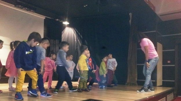 Güneşli Okyanus Koleji Okul Öncesi Dans İlgi Yetenek Dersinde