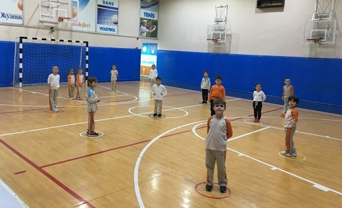 Güneşli Okyanus Koleji Okul Öncesi Gezegenler Grubu Beceri Koordinasyon Dersinde