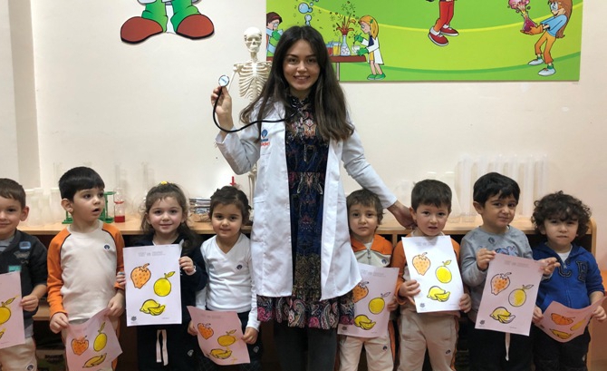 Güneşli Okyanus Koleji Okul Öncesi  Mad Science Etkinliğinde
