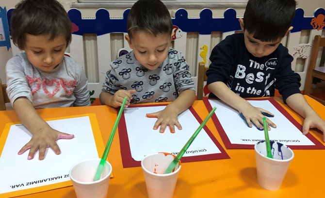 Güneşli Okyanus Koleji Okul Öncesi Rüzgarlar  Grubu Öğrencileri Sanat Etkinliğinde.