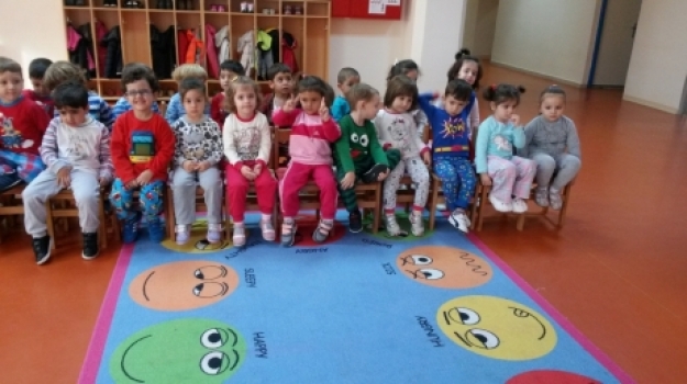 Güneşli Okyanus Okul Öncesi Mad Science Etkinliğinde
