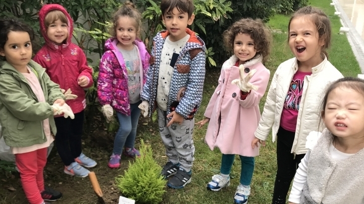 Halkalı Okul Öncesi  Ağaçlar Grubu Öğrencileri Fen Etkinliğinde.
