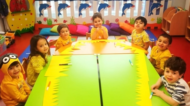 Halkalı Okul Öncesi Çiçekler Grubu Öğrencileri Sarı Partisinde