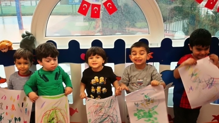 Halkalı Okul Öncesi Çiçekler Grubu  Sanat  Etkinliğinde