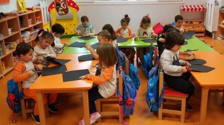 Halkalı Okul Öncesi Deniz Yıldızı Grubu Sanat Etkinliği Dersinde