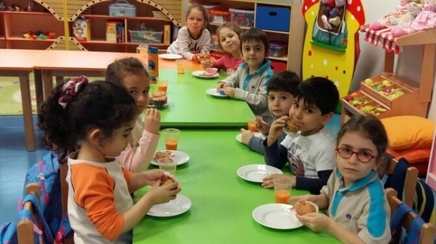 Halkalı Okul Öncesi İnciler Grubunda Misafir Var.