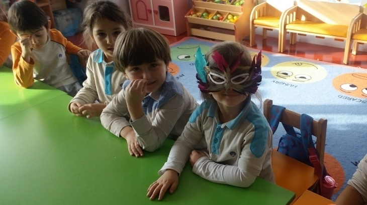 Halkalı Okul Öncesi Yıldızlar Grubu Öğrencileri İngilizce Dersinde