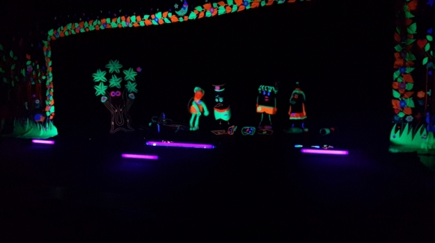 Halkalı Okyanus Koleji’nde “Black Light” Tiyatro Gösterisi
