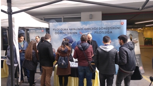 Beylikdüzü Havacılık Kariyer Kulübü Öğrencileri Havacılık Fuarında
