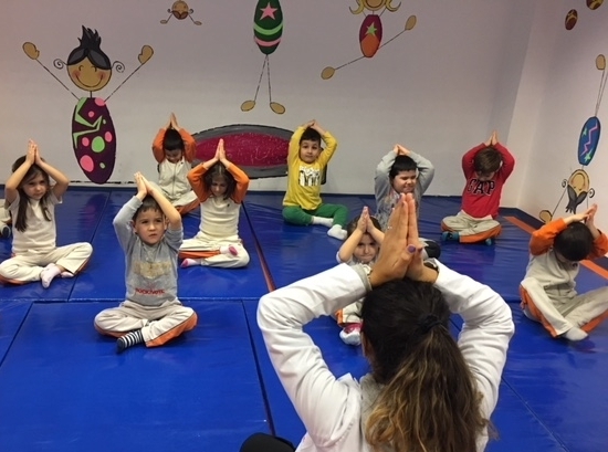 İnciler Grubu Öğrencileri Spor Etkinliğinde Yoga Yaptılar