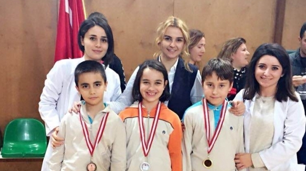 Kemerburgaz Okyanus İlkokulu 4. Sınıflar Ara Değerlendirme Sınavı Ödül Töreni